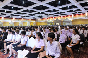 กิจกรรมปฐมนิเทศนักศึกษา มหาวิทยาลัยราชภัฏสุราษฎร์ธานี ประจำปีการศึกษา 2560 