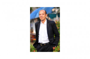 ชื่อ - สกุล ดร.จตุพล ชูจันทร์ ตำแหน่งอาจารย์ (ประธานหลักสูตรการพัฒนาชุม) วุติการศึกษา ปร.ด. (ยุทธศาสตร์การพัฒนา) สถาบันการศึกษา มหาวิทยาลัยราชภัฏพระนคร อีเมล์ - โทรศัพท์ภายใน 077-913363 ความเชี่ยวชาญ การวิจัย